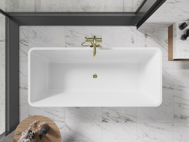 Fehér csempék a fürdőszoba berendezésében