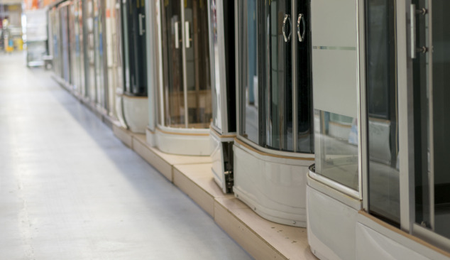 Milyen anyagot és méretet válasszunk a zuhanytálcához?