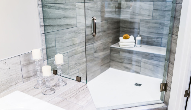 Melyik zuhanytálcát válasszuk - sekélyt vagy mélyet?