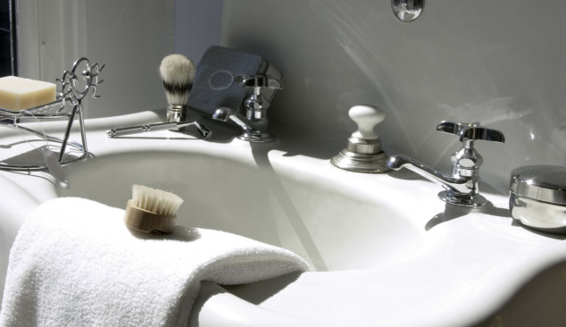 Félposztamensek - dekoratív elem nagy és kis fürdőszobákban