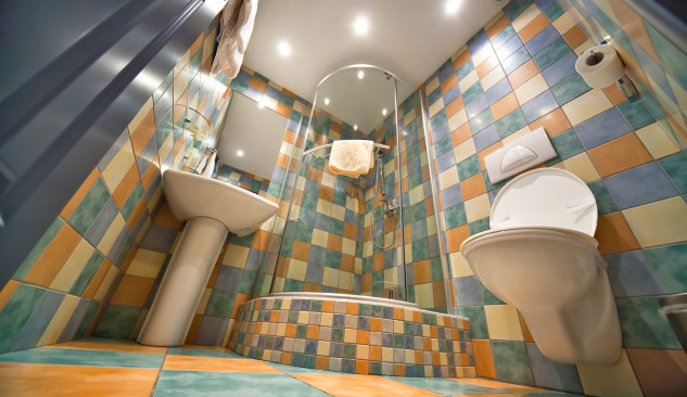 Hogyan lehet zuhanykabint telepíteni?