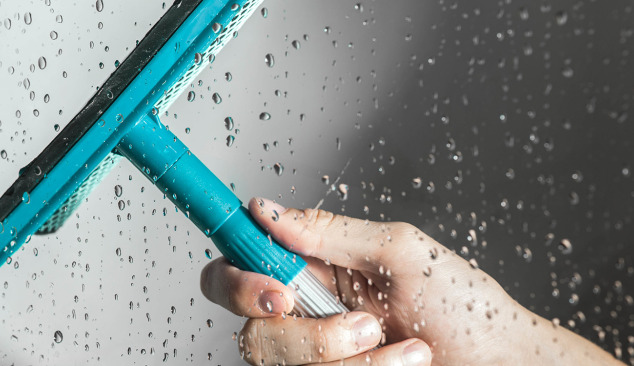 Hogyan tisztítsuk meg környezetbarát módon a zuhanykabint?