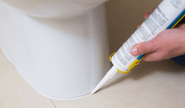 Mennyi ideig szárad a sziló a fürdőszobában?