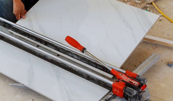 Hogyan vágjunk helyesen csempét?