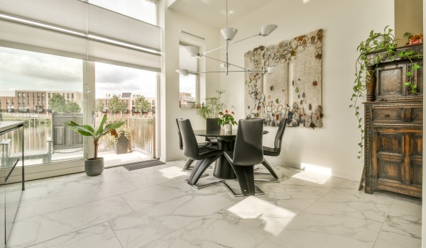 Milyen kopásállósági osztályai vannak a csempéknek? Nézd meg, melyik greslapok válnak be a konyhában, a fürdőszobában és a nappaliban.