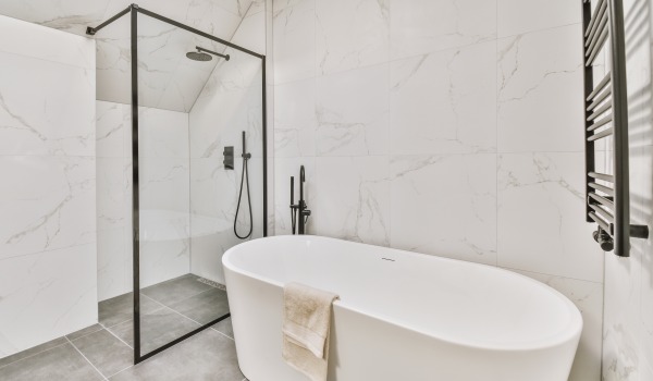 60x60 cm-es csempék - hogyan helyezzük el helyesen, és milyen fugaszélességet válasszunk a 60x60 cm-es greshez