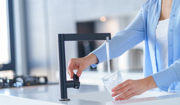 Milyen ivóvízszűrőt válasszunk a mosogató alá? Hogyan működik?