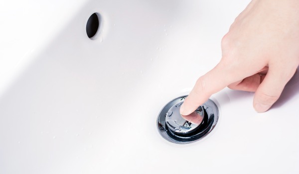 Hogyan működik a klikklak dugó?